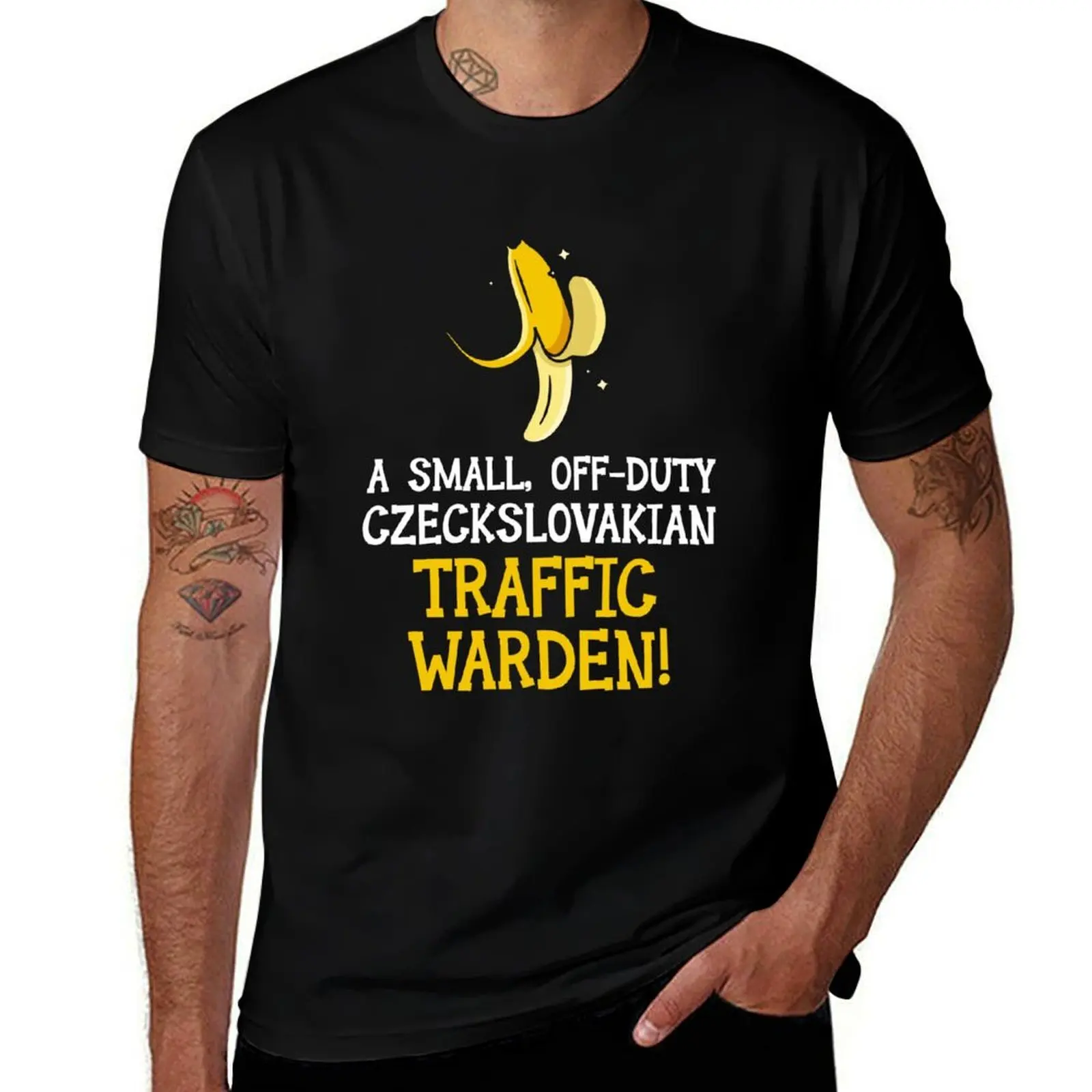 Red Dwarf - Kryten's Lying Banana, Red Dwarf Cat T-Shirt t shirt man luxury T-Shirt