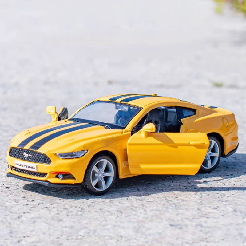 Ford Mustang GT 2015 Supercar Simulation Diecasts & Toy Vehicles Pull Back & Doors Open RMZ city 1:36 Alloy Collection Model Car