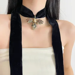 Vintage Crystal Bee Pendant Long Black Velvet Necklace for Women Girls Autumn Winter Sweater Chain Fashion Accessories Jewelry
