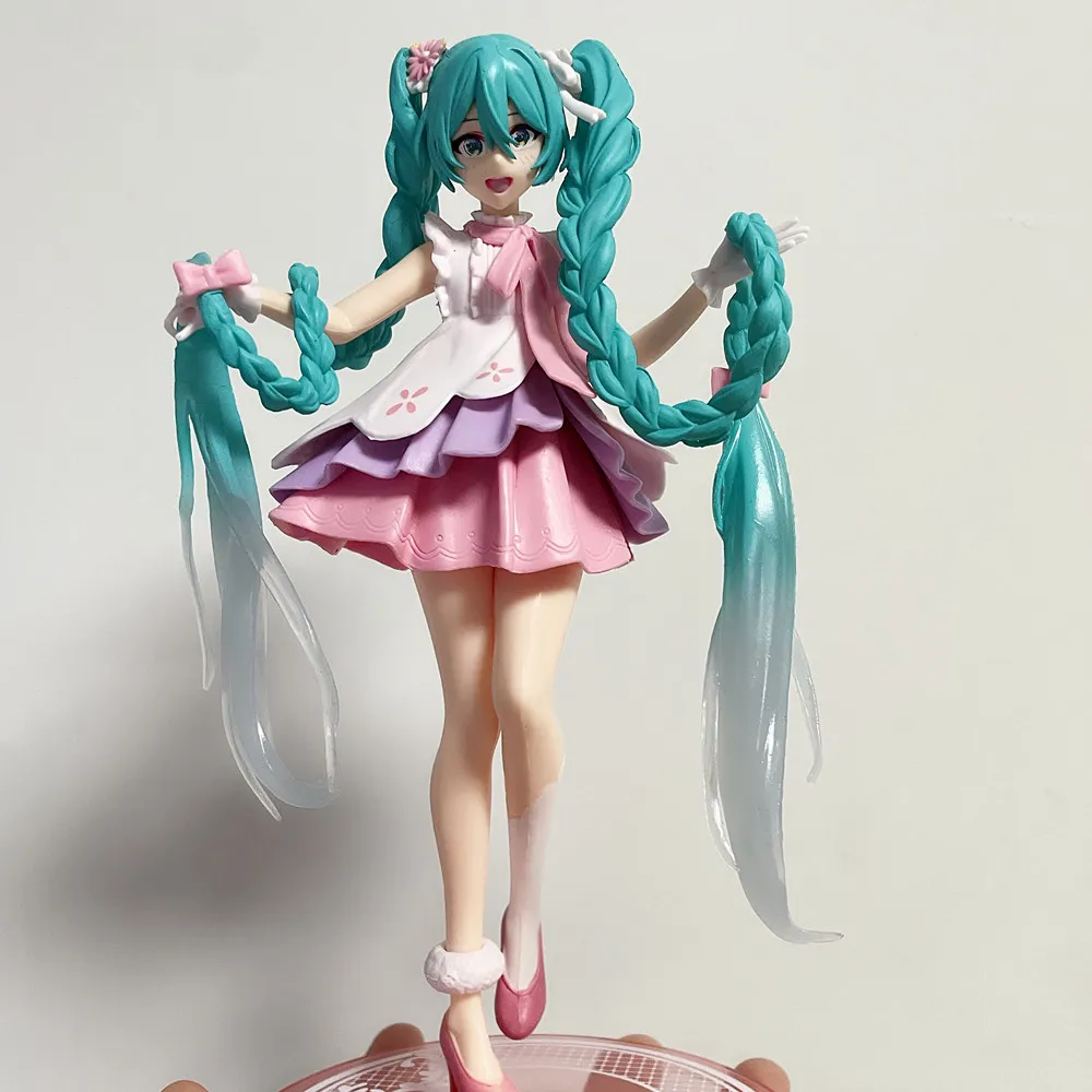 Oryginalne japońskie Anime rysunek 15cm Hatsune Miku kawaiii dziewczyna siedzi w krześle Model z pcv lalki kolekcja prezent bożonarodzeniowy