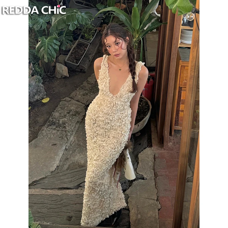 ReddaChic 여성 질감 탱크 이브닝 드레스 3D 꽃 장식 딥 브이 넥 Fishtail Bodycon 맥시 롱 드레스 로맨틱 공식 의류