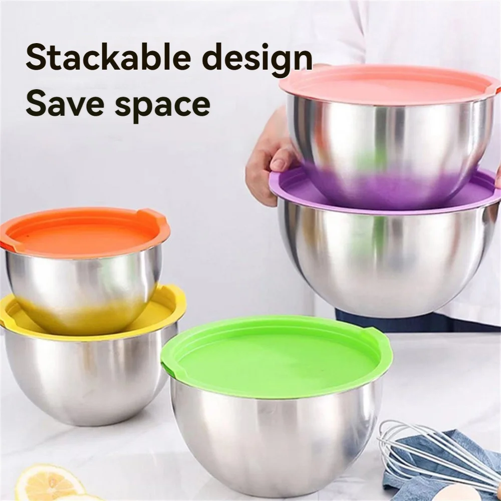 

Colorful silicone salad bowls with lids, 5-piece set in different colors and sizes, a great kitchen essential