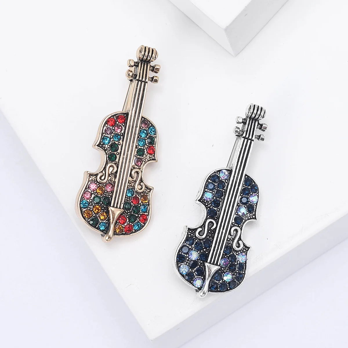 Creative notes, chest flowers, clothing pins, clothing accessories, female music symbols