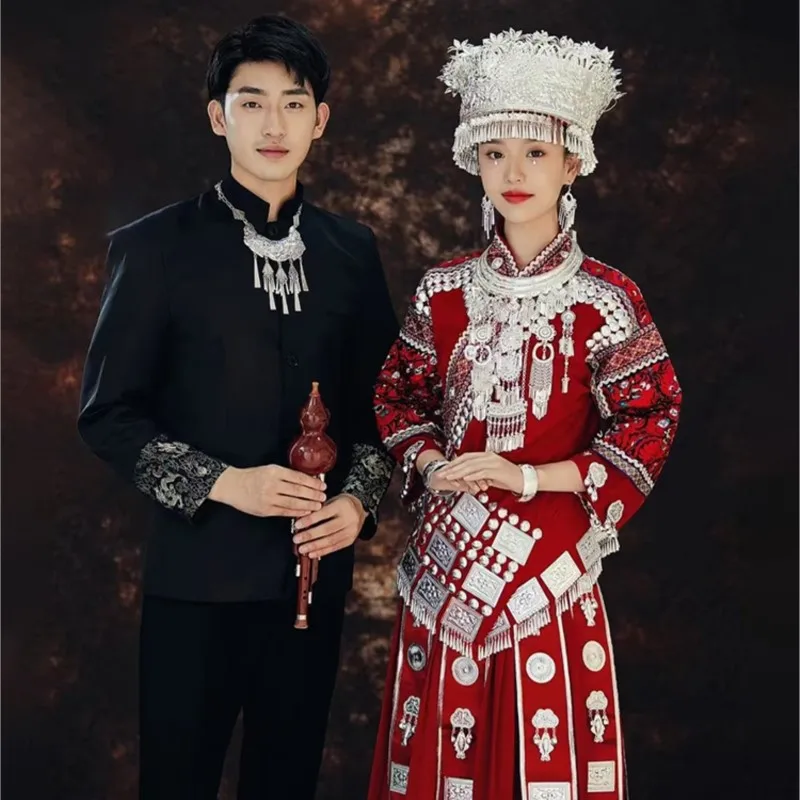 ชุดประจําชาติหญิงเต้นรําที่แปลกใหม่