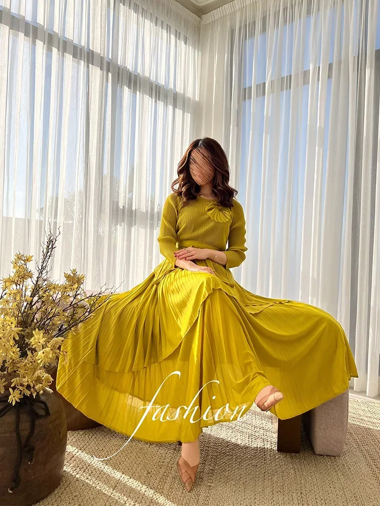 

Модный вечерний плиссированный комплект с юбкой, женский нагрудный комплект с цветочной наклейкой, пояс, топы со сборками на талии и длинная юбка трапециевидной формы со складками, комплекты из 2 предметов