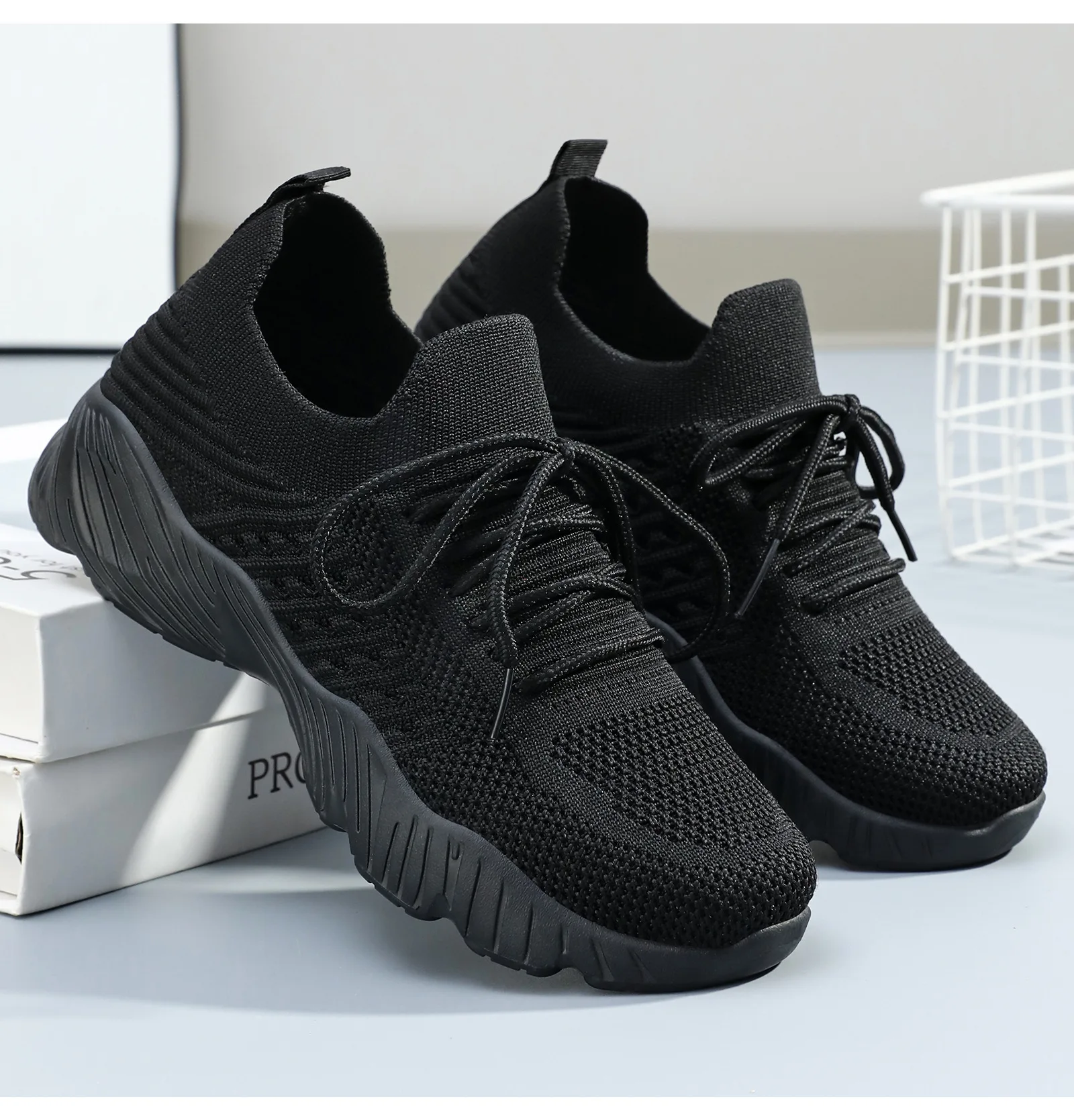 Atmungsaktive Damen-Sneaker aus Flying Weave, leichte, weiche Sohle, für ältere Menschen, Mutter, Wanderschuhe, Sommer-Mesh, rutschfeste, lässige Sportschuhe – Detail 34