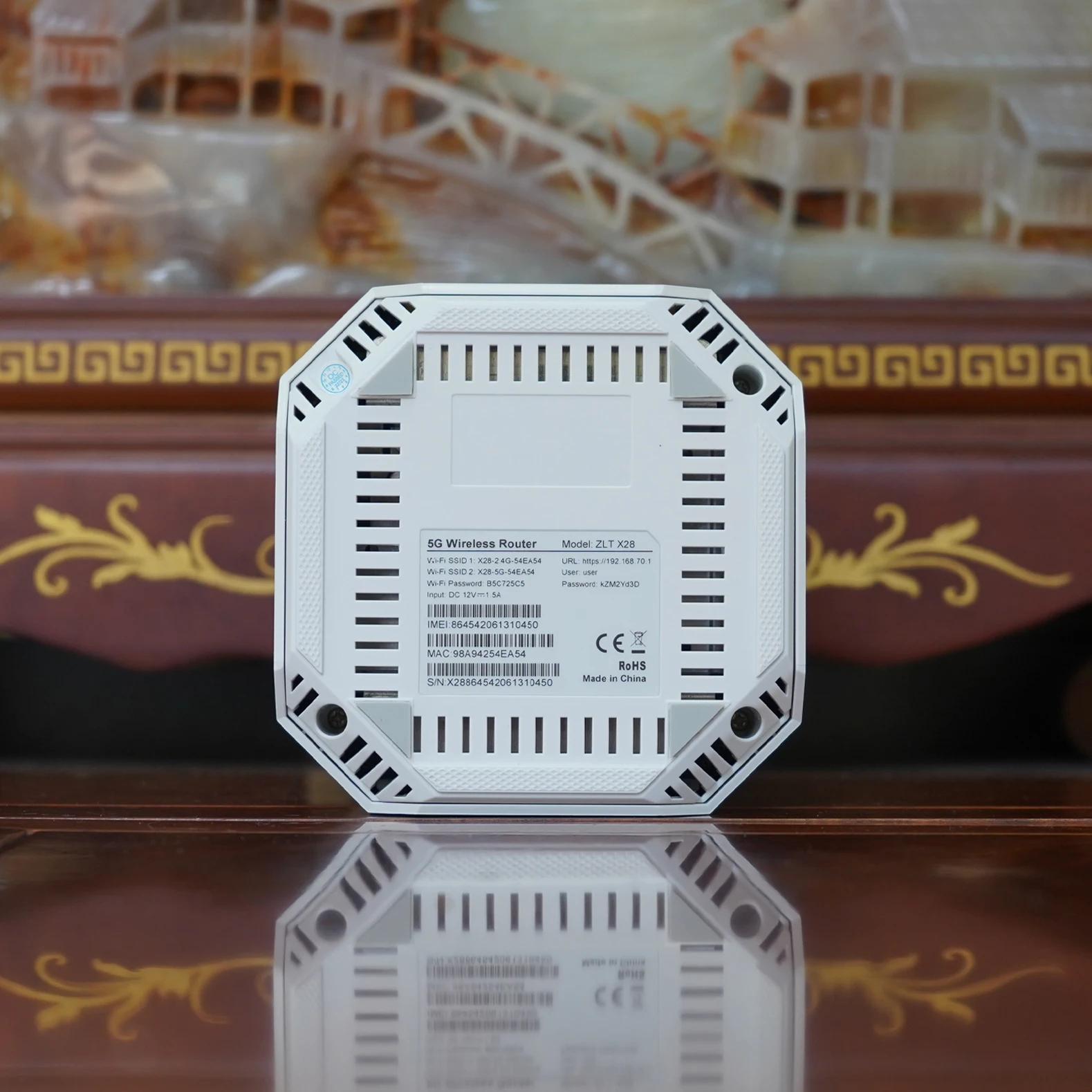 Unlocked 5g Indoor CPE Zlt X28 5g CPE  Cat19/cat18 Router 5g WiFi Router X62 with SIM Slot Network Mode: SA+NSA（used 95%new）