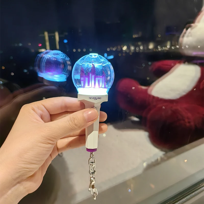 Kpop GIDLE Mini Light Stick Keychains Creative Castle VER 2 Lights Keyrings Bag Pendant Key Tings Fans Collections Gifts