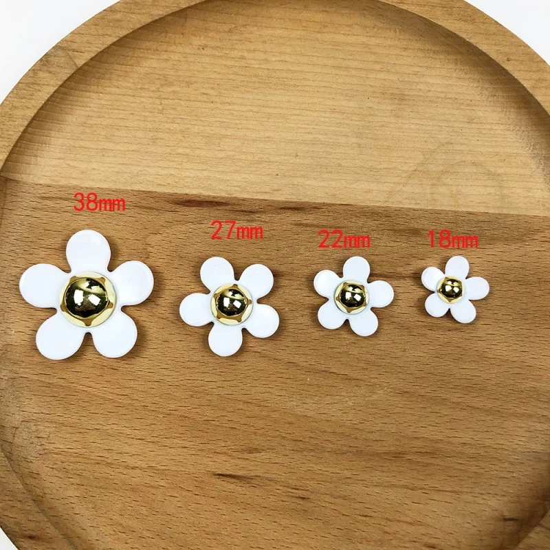 Best Selling Hole Shoes Charms Ready To Put on White Daisy Sunflower Combination Suit Shoe Buckle Girlish Shoes Accessories 2024