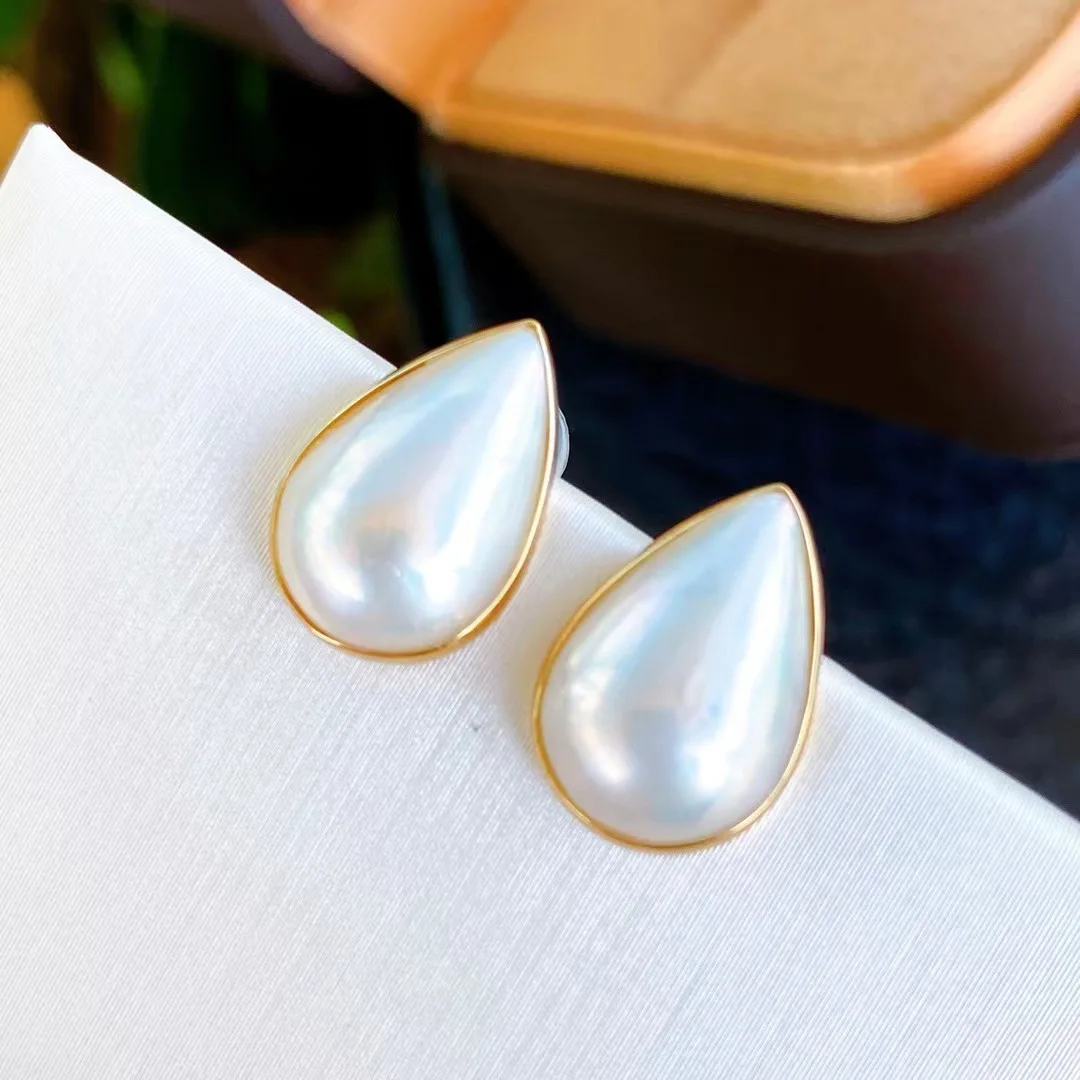

18K Gold White Mabe Pearl Stud Earrings, Teardrop Shape Classic Bezel Setting Seawater Jewelry