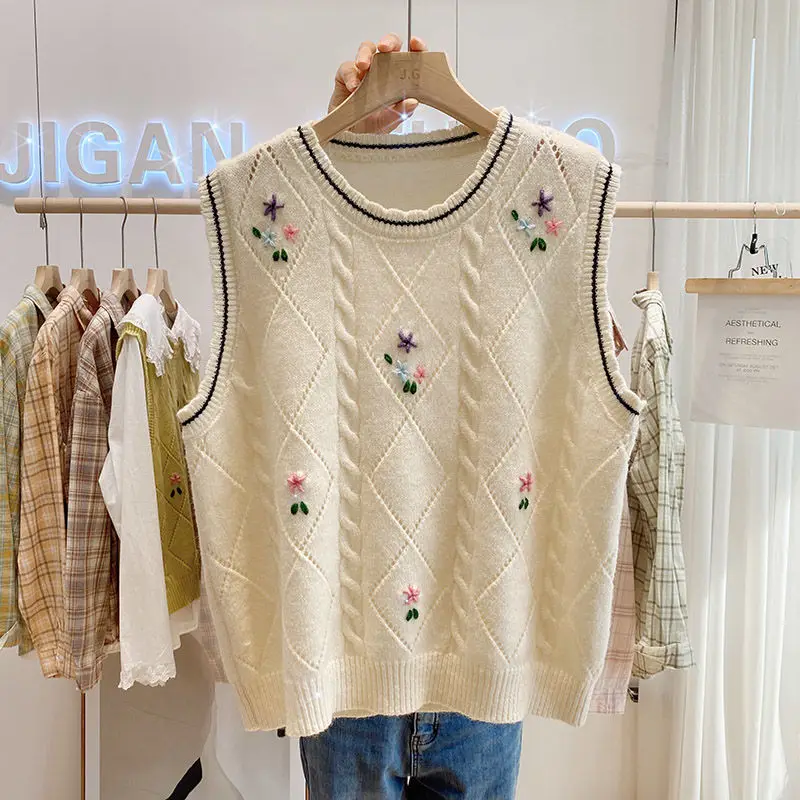 Sweet Handmade Embroidered Loose Pullover Sleeveless Knitted Sweater Vest Women's Spring Outfit Thin Cut Hollow Sweater