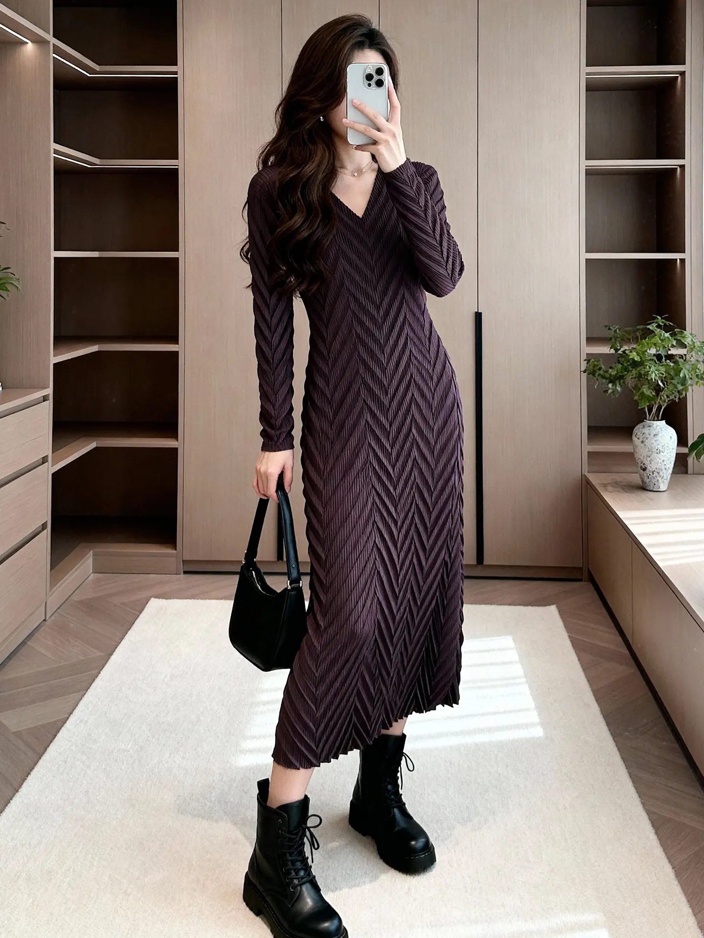 

Chic V-neck Pleated Dress Women's Long Sleeve Midi Slimming Skirt Commute Style High Waist Polyester Fiber Regular Sleeve