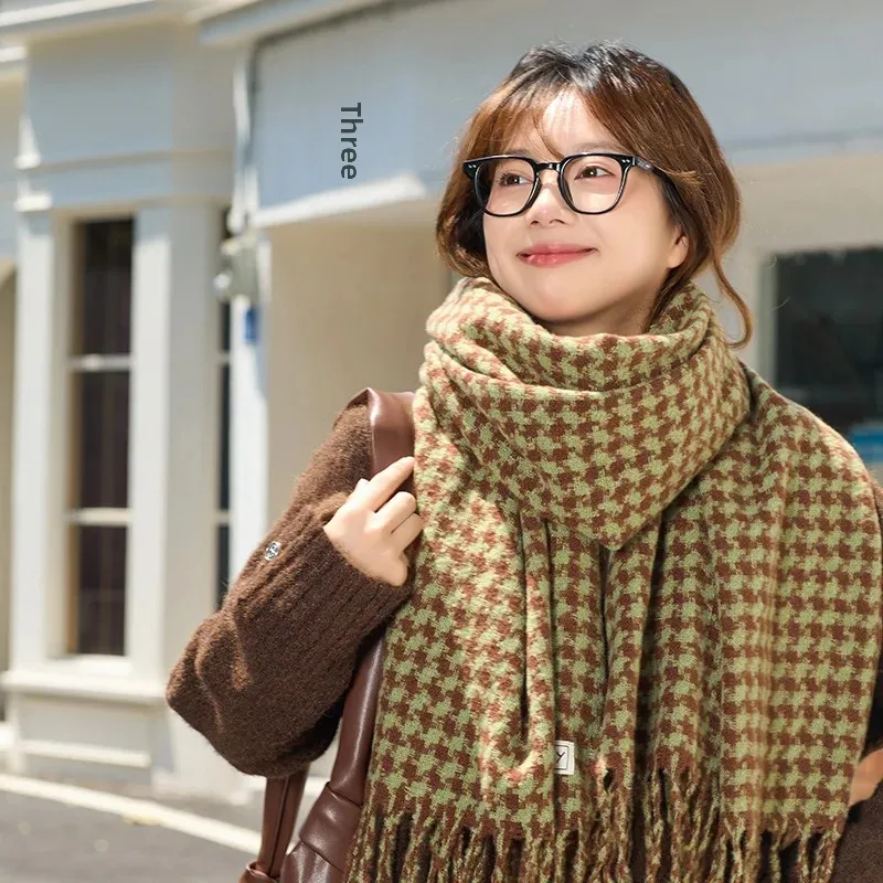 2024 New Style Korean Vintage Thousand Birds Grid Scarf Women's Winter High-End Feel Warm Neck Warmer Knit Shawl