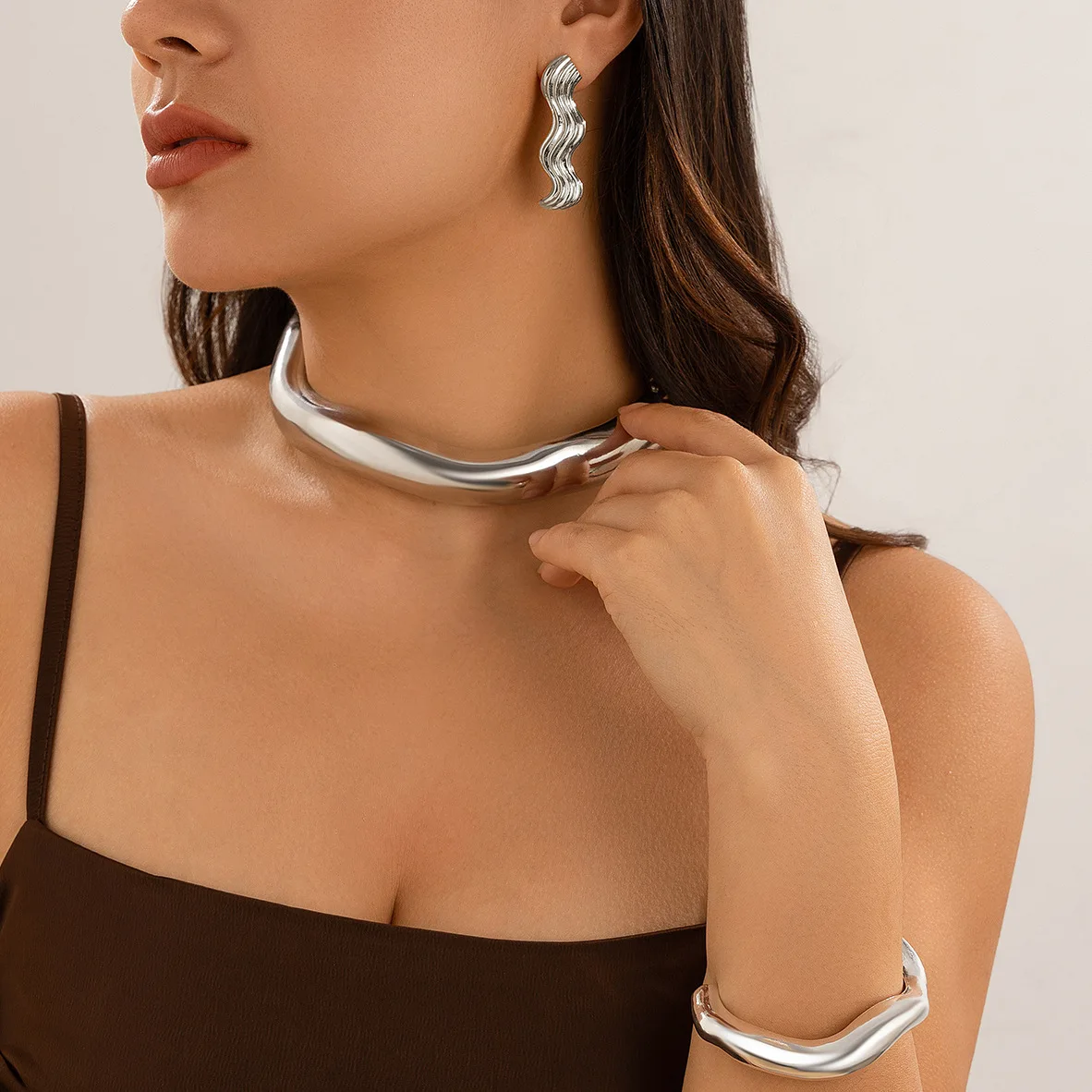 Choker Necklace Open Wave Smooth Metal Textured Glossy Finish Elegant Party Prom Wedding Jewelry Women Antique Silver Premium