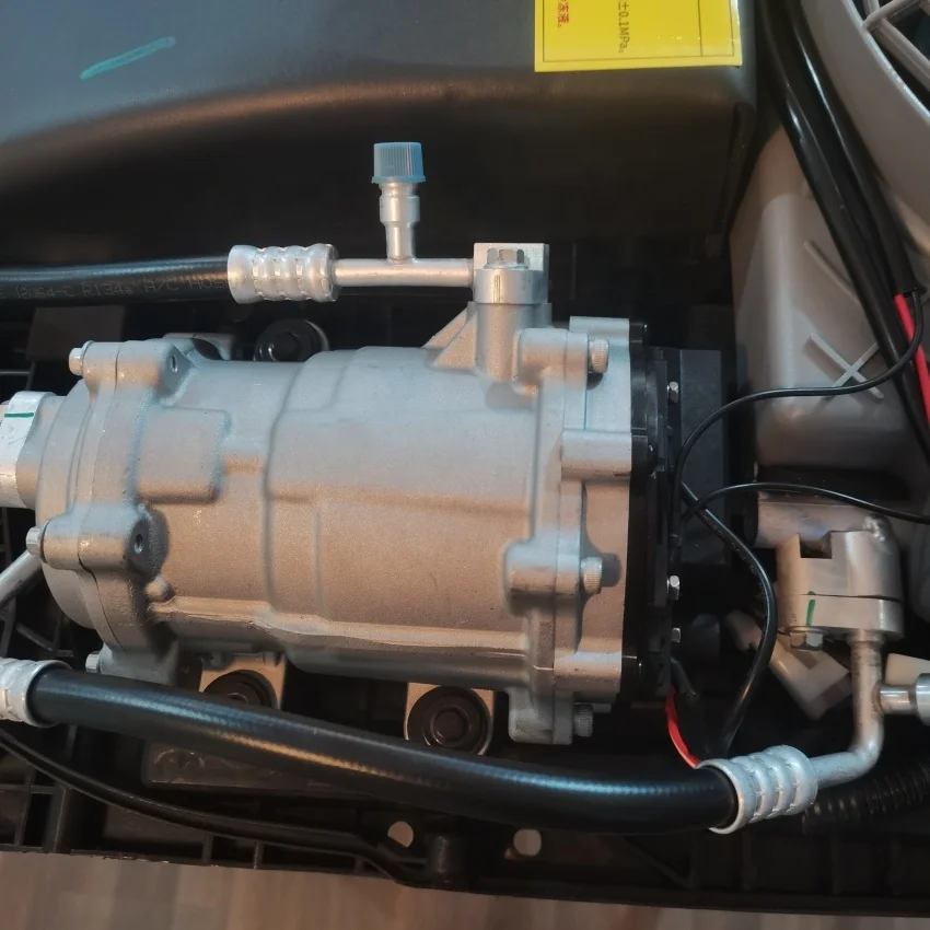 جرار 12 فولت RV على السطح النائم تكييف التيار المتردد 12 فولت 24 فولت وقوف السيارات مكيف الهواء الكهربائي للشاحنات