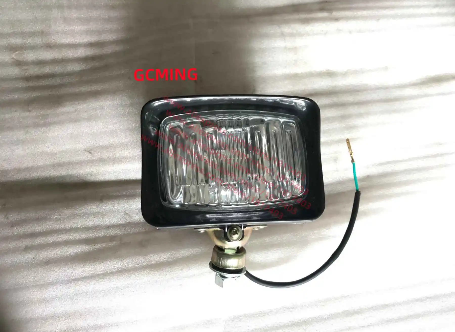 

JINMA 160.48.022a Задний фонарь (C203-002) , Запчасти для тракторов JINMA / JM 18HP - 65HP