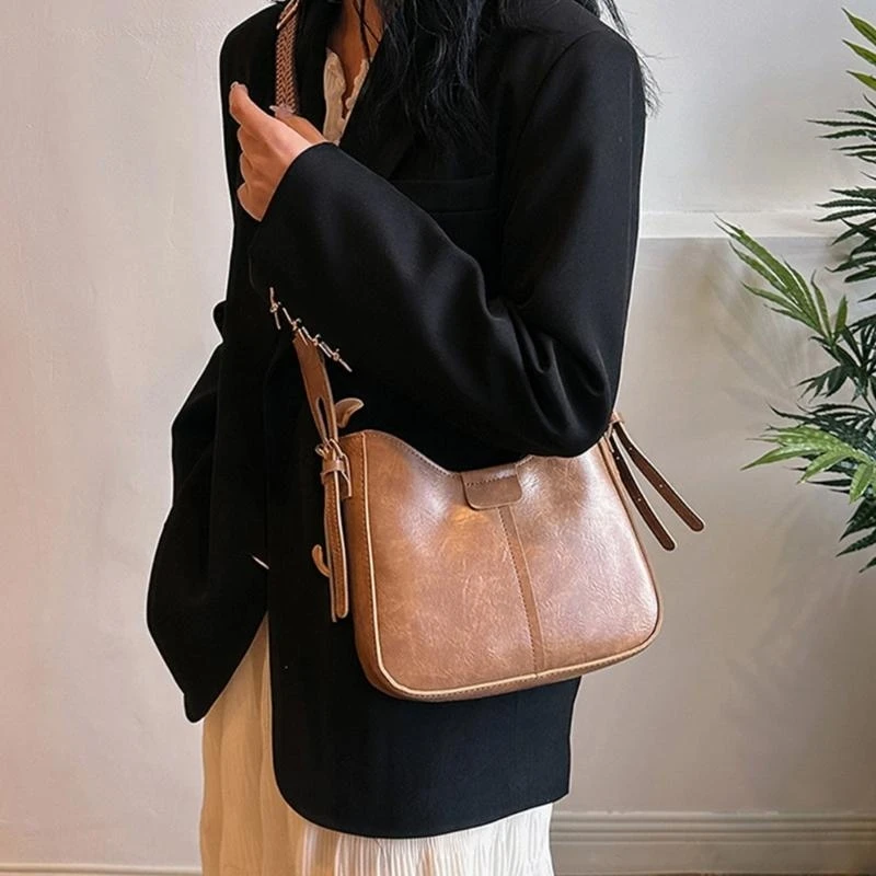 حقيبة دلو حقيبة اليد للأزياء للسيدات ، حقيبة كتف جلدية خفيفة الوزن محفظة للاستخدام اليومي