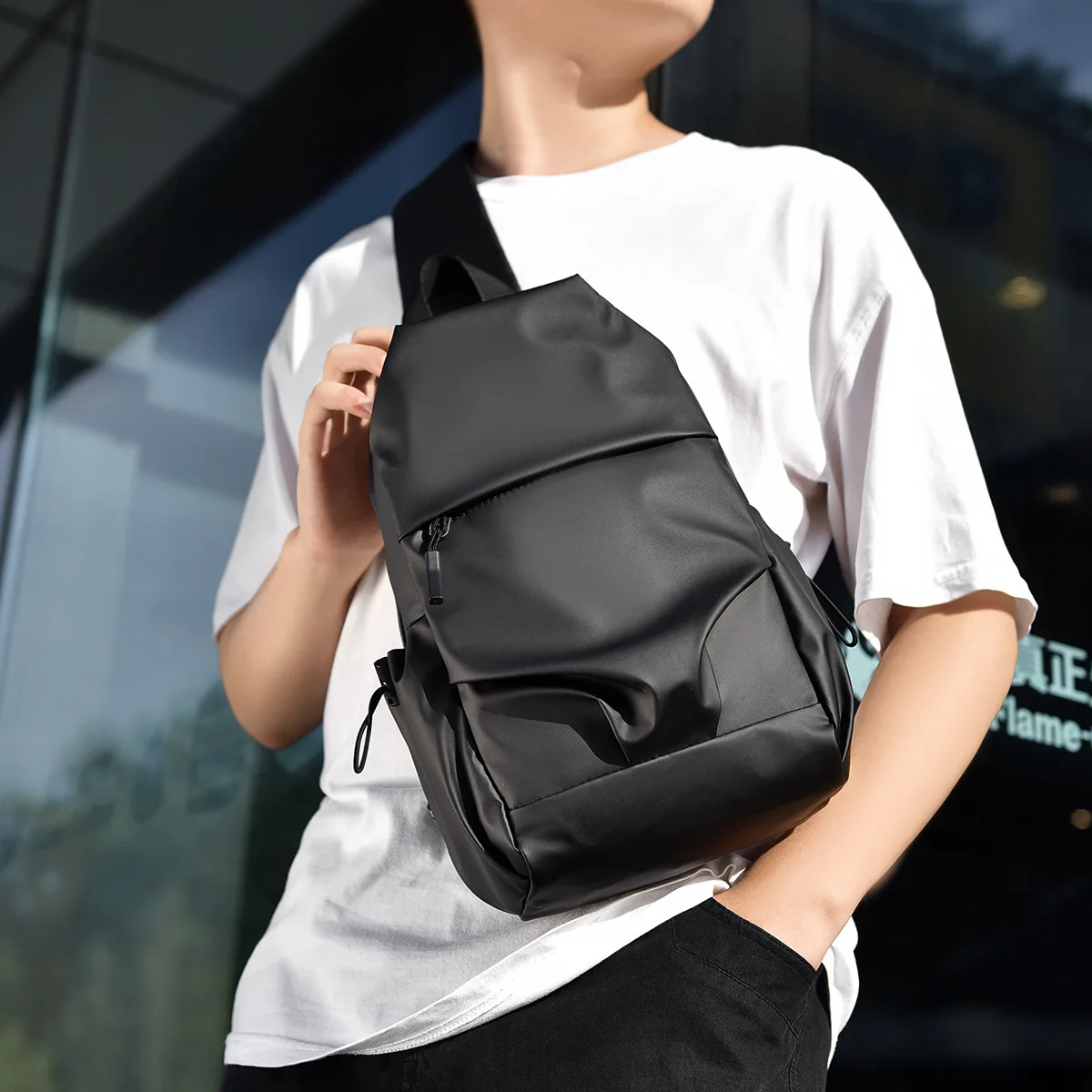 

Новая модная кожаная мужская сумка через плечо для Европы и США, городская минималистичная черная мужская сумка.