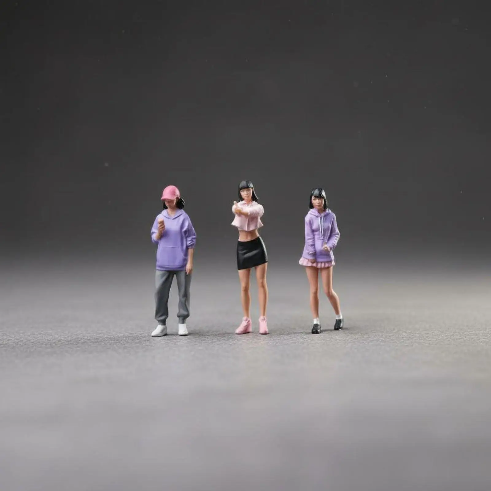 Hand Painted Resin Girl Figurine Set for Diorama Model Train Layout Miniature People Scale 1 64 Decorative Doll