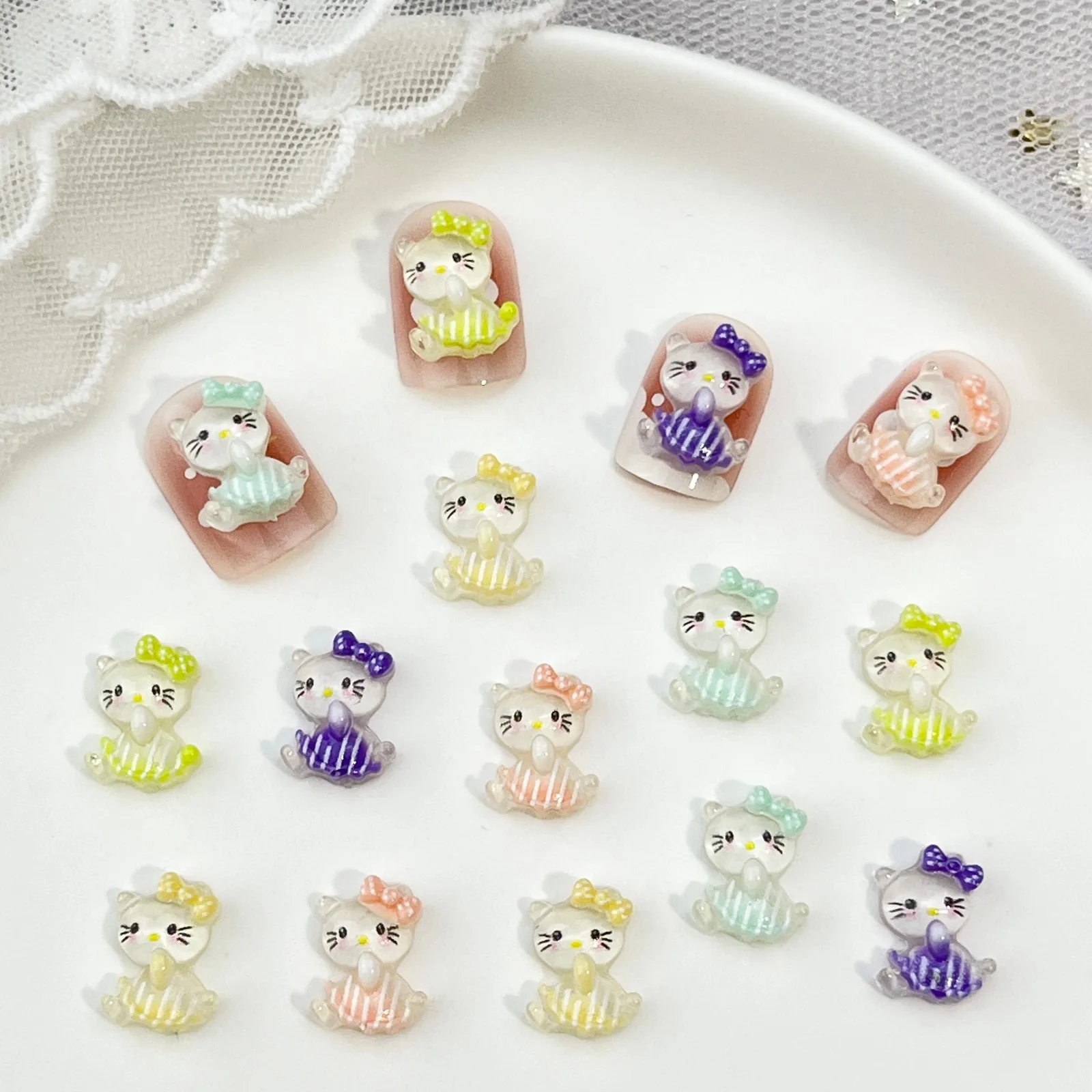 

50Pcs/Pack Hello Kitty Mini Dress Nail Charms - Cute 3D Resin Cat Nail Art, Adorable DIY Nail Accessories for Kawaii Manicures