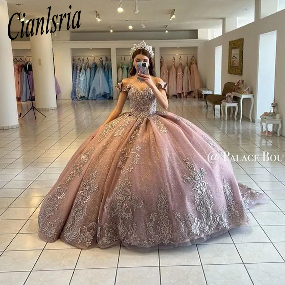 Księżniczka suknia balowa Quinceanera sukienki z odkrytymi ramionami 3D kwiaty suknie na imprezy urodzinowe appliqudido De 15