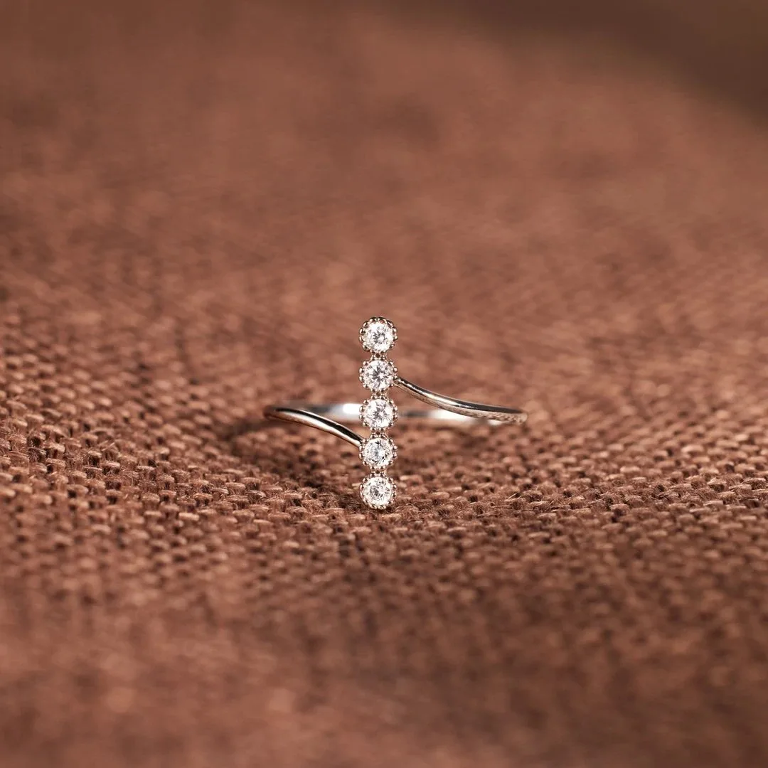 

S925 Sterling Silver Round Diamond Ring Women's Fashion and Versatile, Light Luxury and Simple Style, Zircon Ring Tail Ring