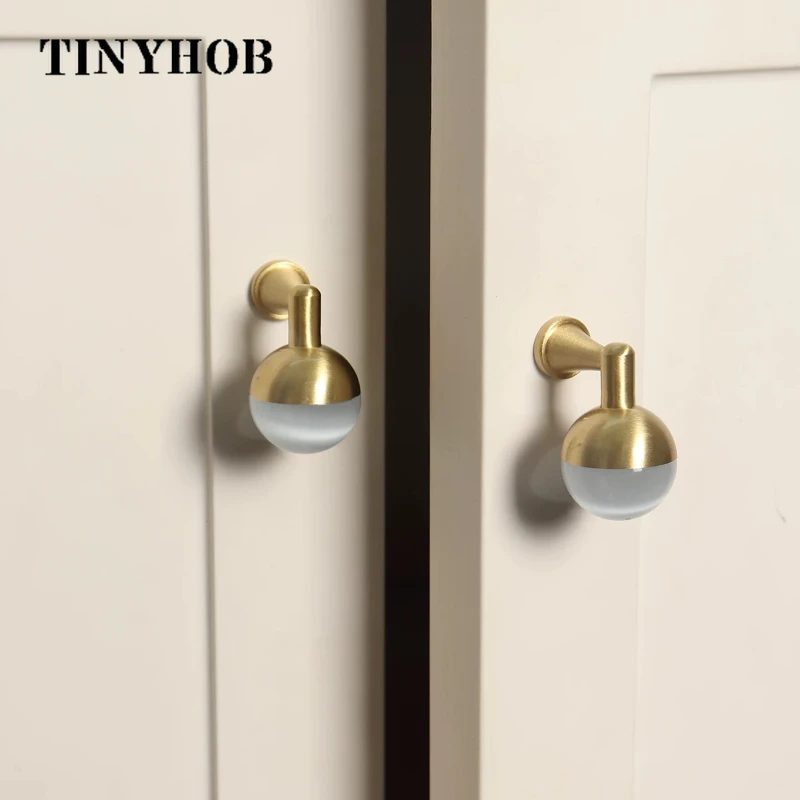 

Brass Cabinet Knobs with Natural Rose Quartz Ball, Single Hole Drawer Pull, Light Luxury Furniture Handle for Kitchen Wardrobe