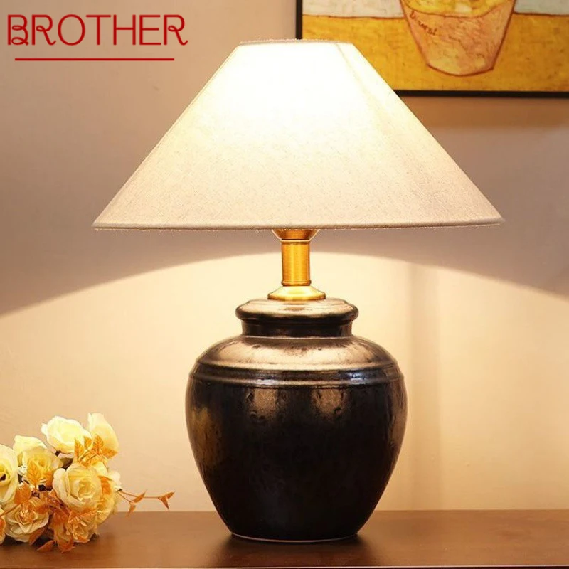 

BROTHER Nordic Ceramic Table Lamp Modern Art Living Room Bedroom Study Villa LED Originality Desk Light