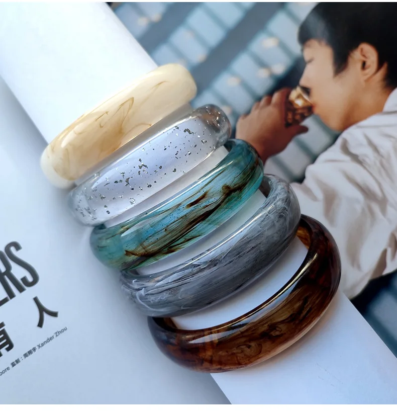 

Light luxury Retro Acetate Amber Patterned Acrylic Bracelet Bangles for Women Girls Fashion Wide Hand Accessories Gifts