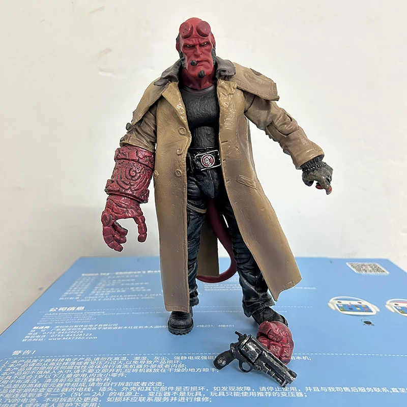 MEZCO Hellboy 액션 피규어 클래식 영화 악마 BJD 입상 Collectible Model 인형 장식 장난감