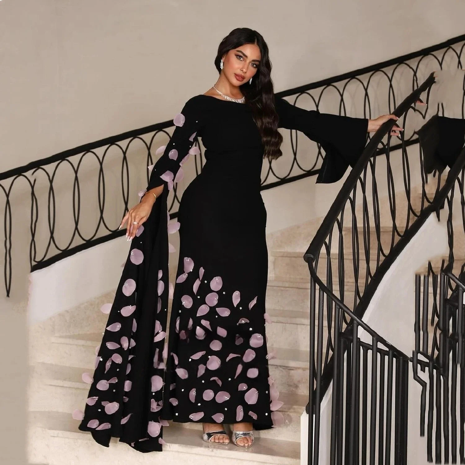 블랙 플로럴 롱 슬리브 맞춤형 행사 드레스 이브닝 드레스 파스트롤 유니섹스 저지 레트로 두바이 사우디 아라비아 프롬 맞춤형