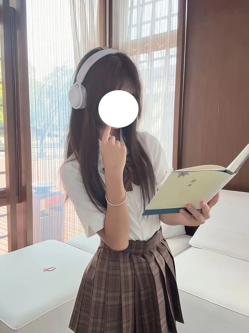 

Оригинальная карамельная плиссированная юбка в стиле JK для школьной формы, простая, универсальная, белая, подчеркивающая фигуру, модный комплект для колледжа