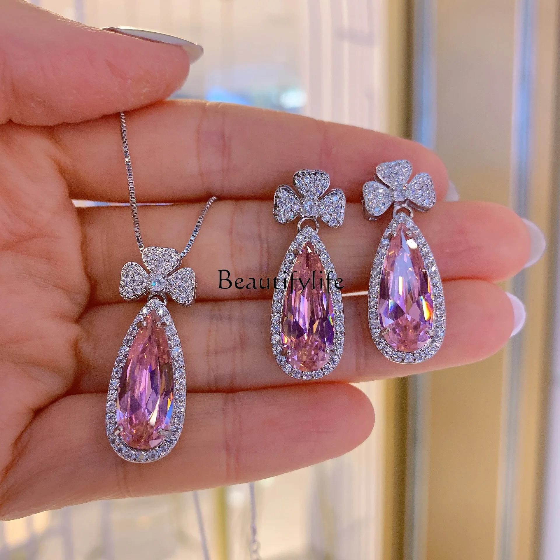 

European and American fashion pink diamond pendant earring set