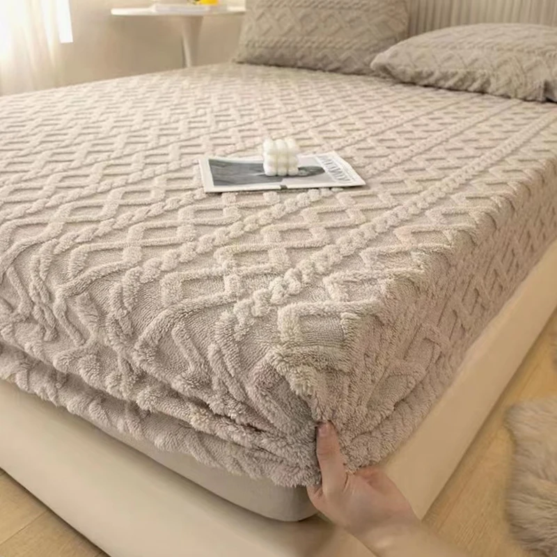 Flannel Sheets Fashion Solid Color Jacquard Comfortable Soft Elastic Bedspread Thickened Warm Dust Protection Mattress Cover