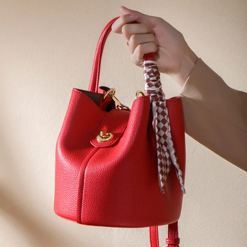 Red Design Large Capacity Bucket Bag Women's Bag New High-quality Bride Wedding Bag Versatile Shoulder Bag
