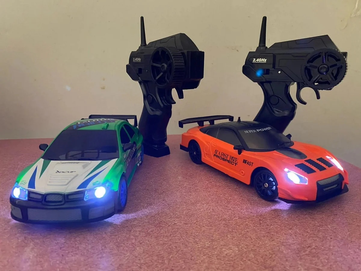 2.4G Drift RC CAR 20kM/H 4WD Zabawka zdalnie sterowana GTR Model AE86 Samochód RC Samochód wyścigowy Zabawka dla dzieci Prezenty świąteczne