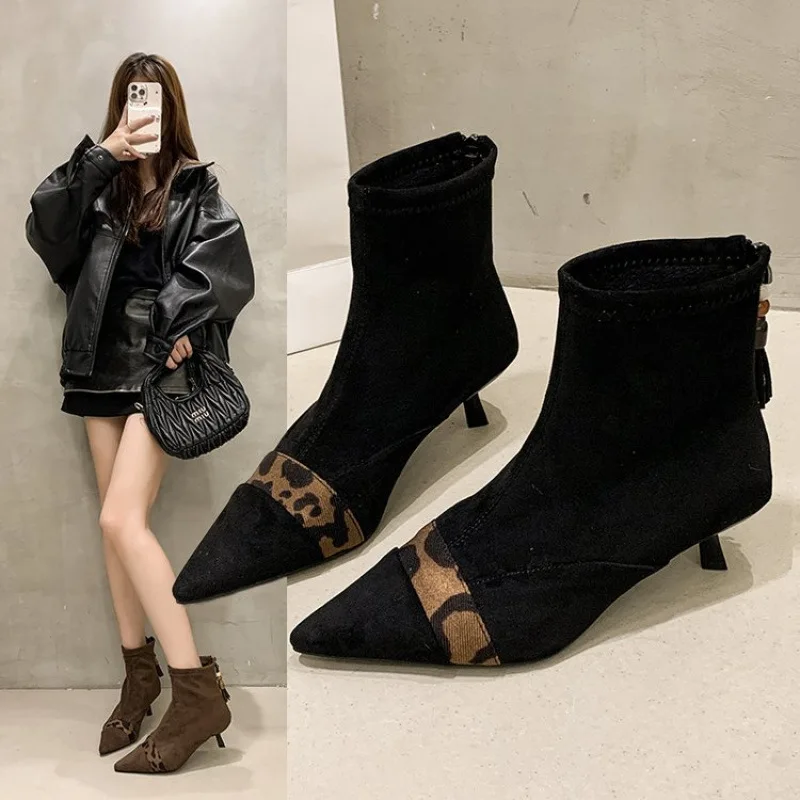

2025 New Winter Women's Pointed Toe Chunky Heel Ankle Boots Faux Leopard Print Suede Sexy Slender Fashion Boots