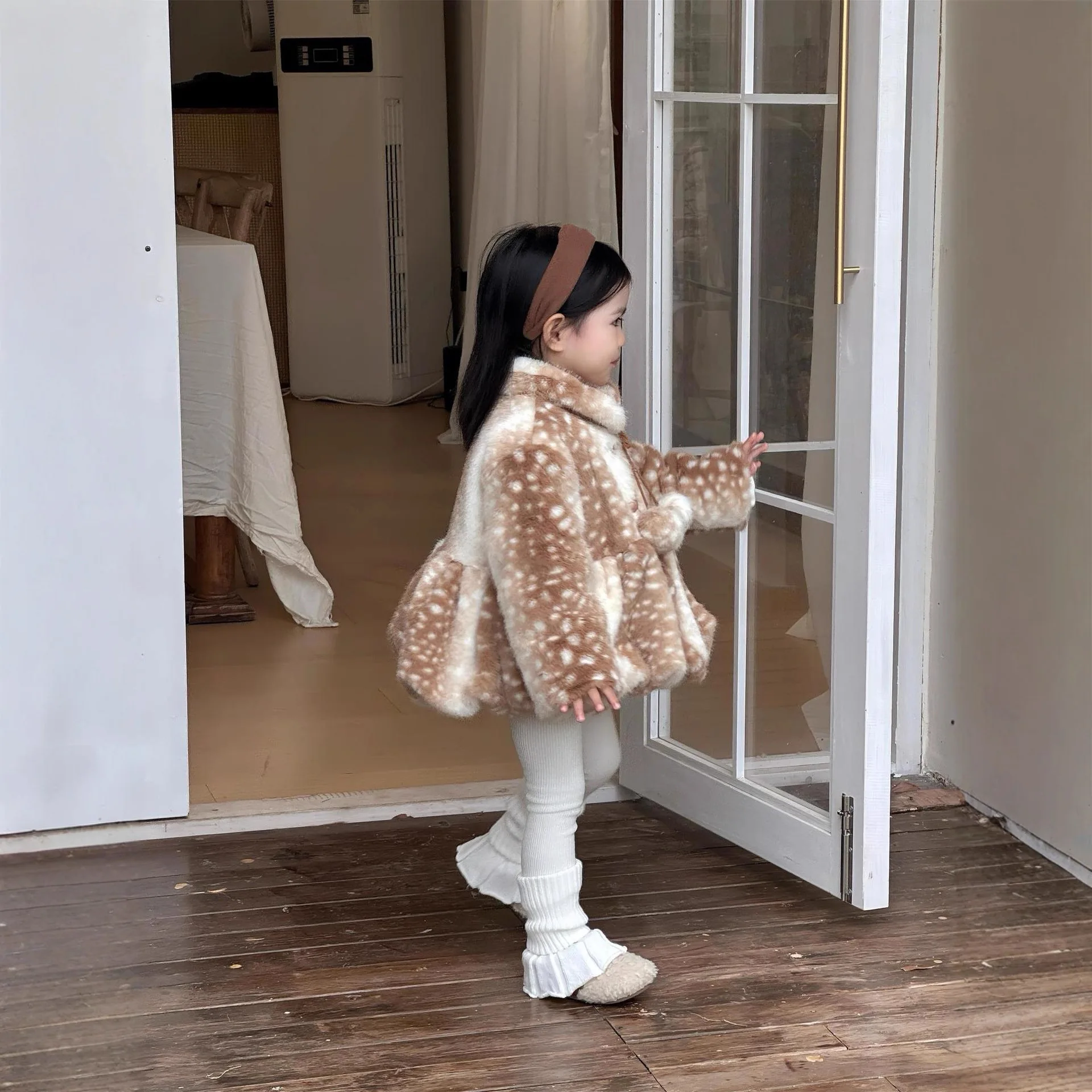 

Kids Girls Imitation Fur Winter Warm Coat Stand-up Collar Padded Cotton Thickened Fluffy Coat Outerwear
