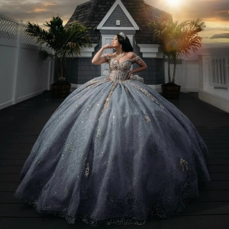 

Серые блестящие платья Quinceanera с открытыми плечами, аппликация, кружево, бисер, кристалл, тюль, корсет, вечерние, день рождения, сладкое платье 16, Vestidos