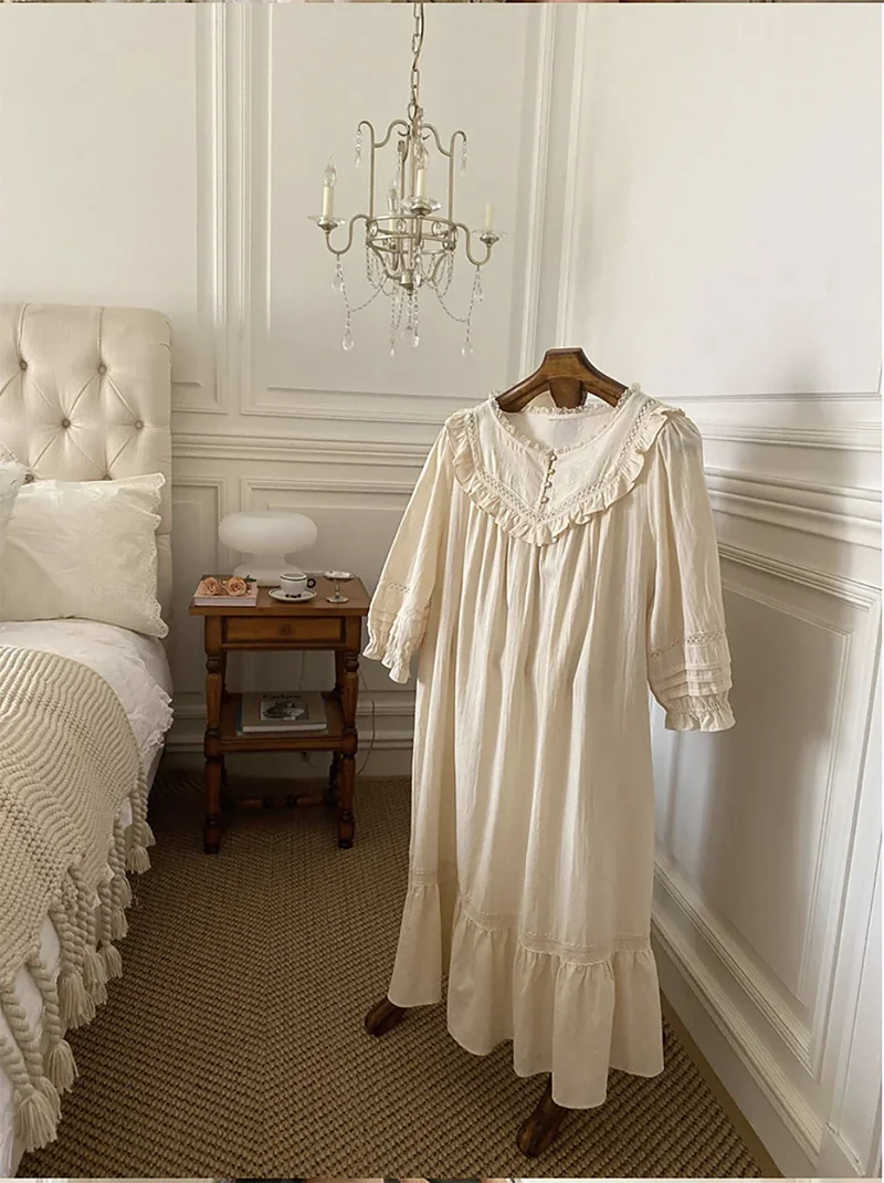 Vintage Women\'s Sleepwear Princess Dress Royal Style Cotton Cream-colored Embroidered Pajamas Sleepshirts Lace Nightgown Nightie