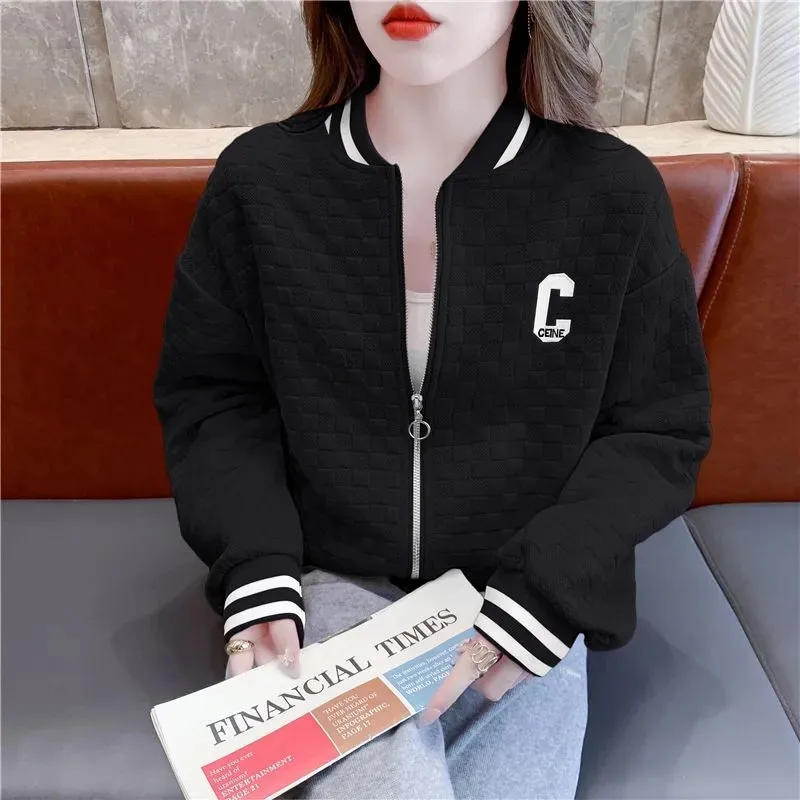 2025 ربيع الخريف المرأة معطف قصير جديد زي بيسبول الإناث سترة التطريز الكورية عادية فضفاضة خفيفة للغاية ملابس خارجية