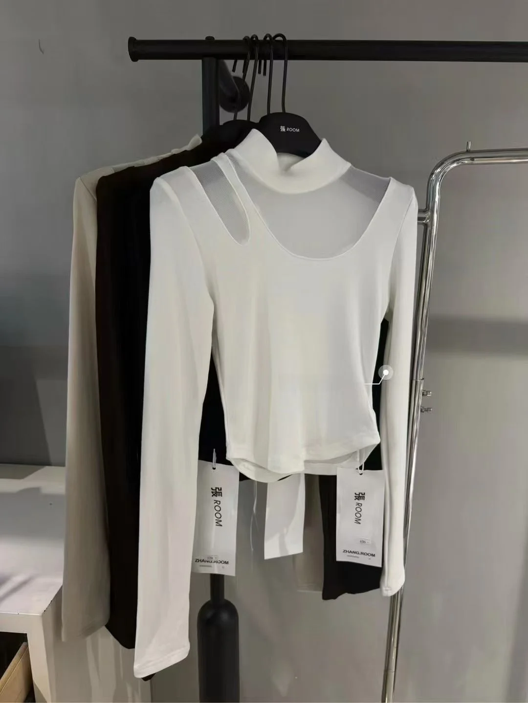 Korean Sle Fce Lined Me Splice f High Collar Long Sve T irt Women Slim Pad oulder ort Length Top Women