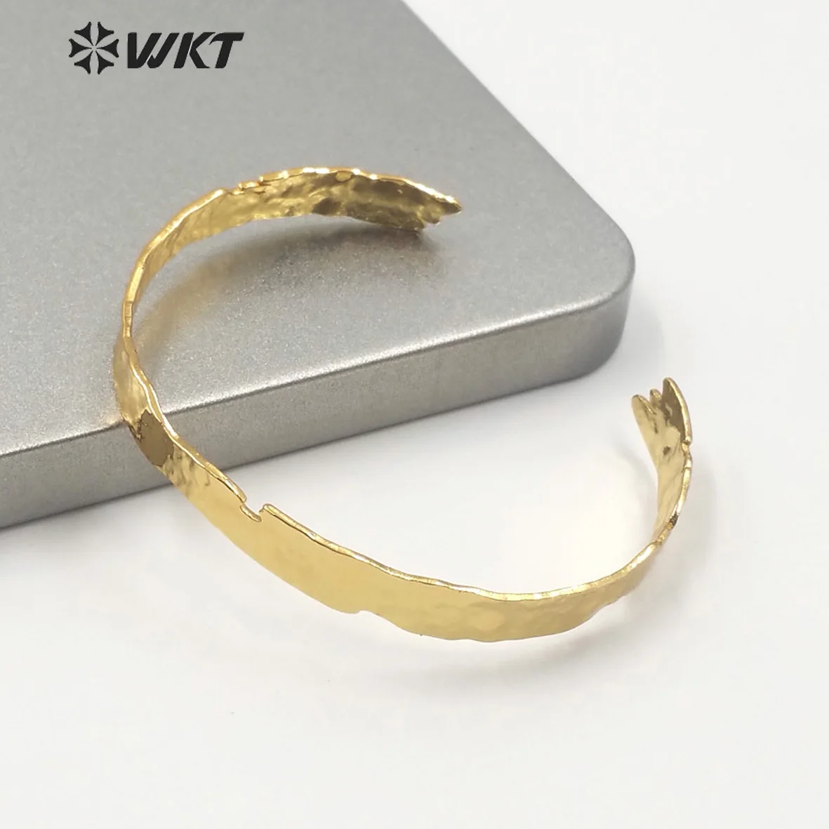 

WT-B560 Most Popular Copper Gold Bangle Openable Design Electroplated For Women Jewelry Adjustable Irregular Metal