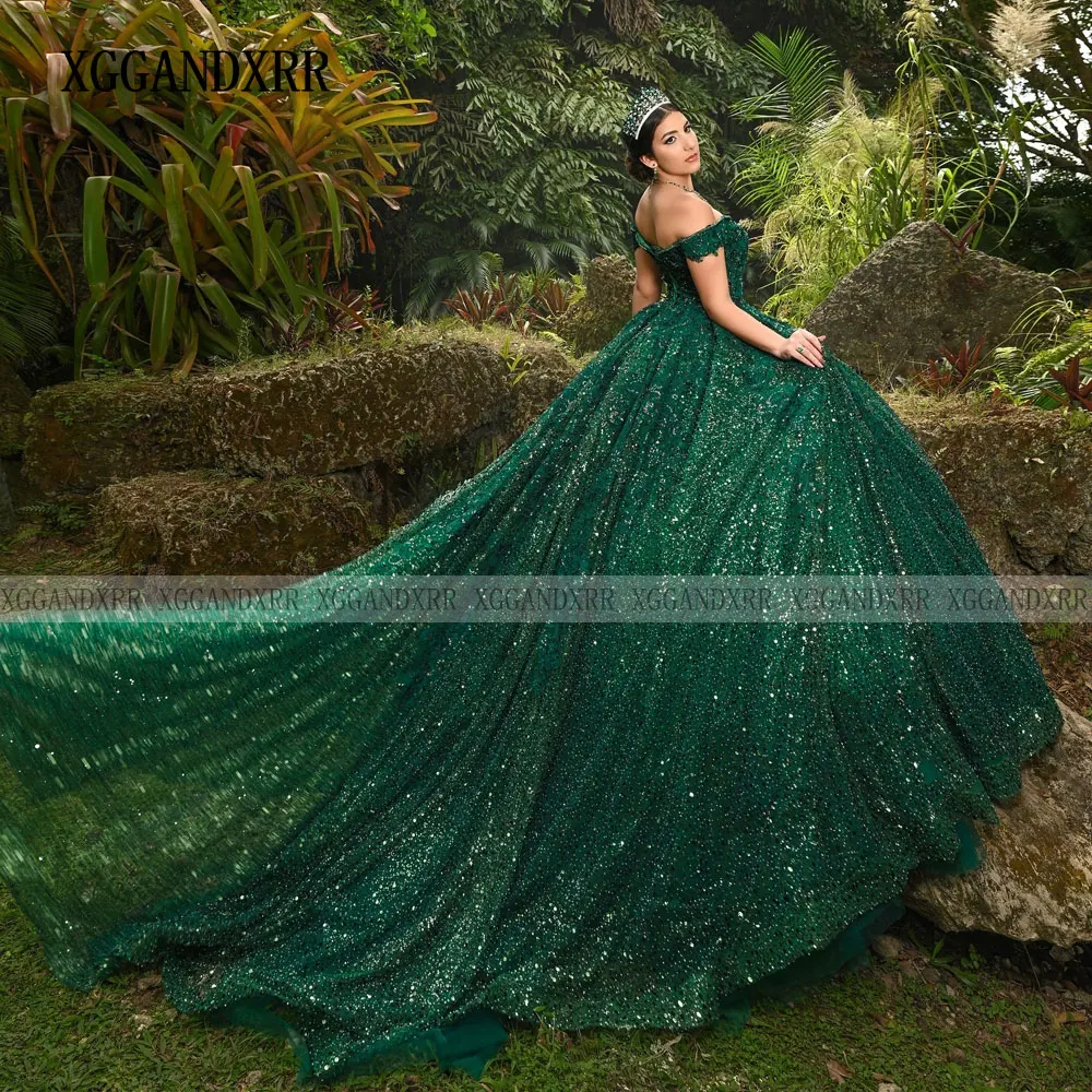 カスタマイズされたダークグリーンのキンセアニェーラドレス2026キラキラ生地のボールガウンスイート16ベスティドス・デ・15アニョス女の子の誕生日パーティードレス