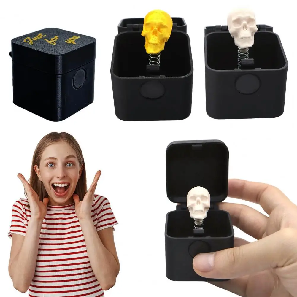 Halloween Skull In A Case, Surprise Spoof Prank Gag Toys For Men,Halloween Day Gift For Friends Tricky Props Desktop Decoration