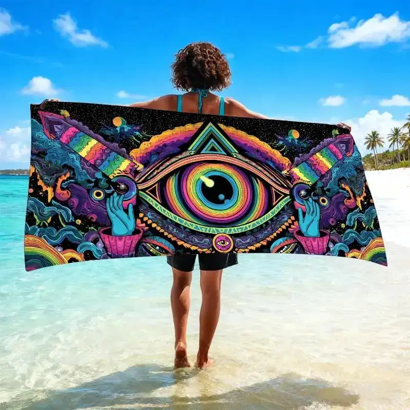 Una toalla de playa con diseño de arte ilustrado original, con un diseño de festival de fantasía. Es suave, absorbente y de secado rápido.