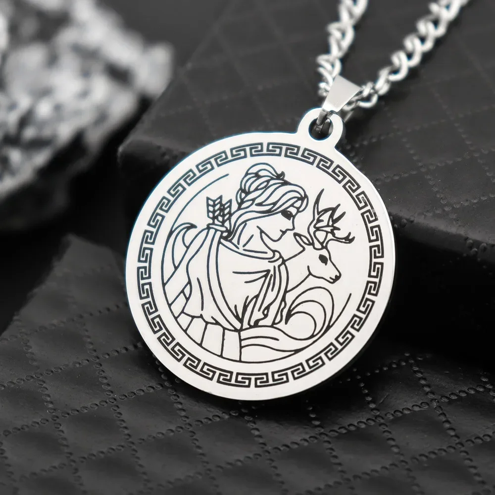 New Vintage Ancient Greek Hunting Goddess Artemis Round Pendant Stainless Steel Necklace Fashion Hip Hop Accessories Jewelry
