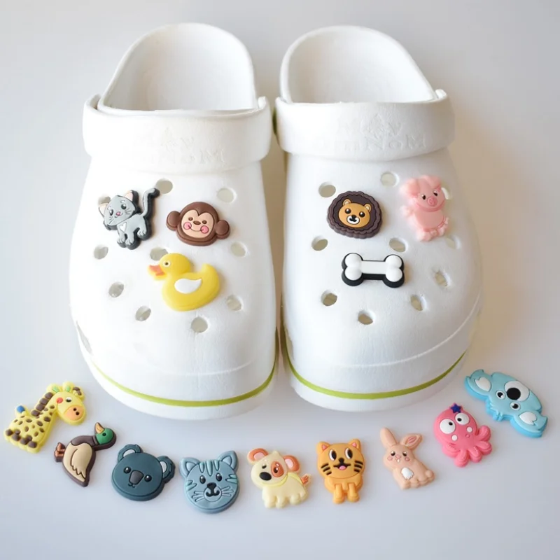PVC Shoe Charms lovely Shoe Accessories animal Shoe Decoration The cat Shoe Buckles Pins for Clog Sandals X-mas Gifts