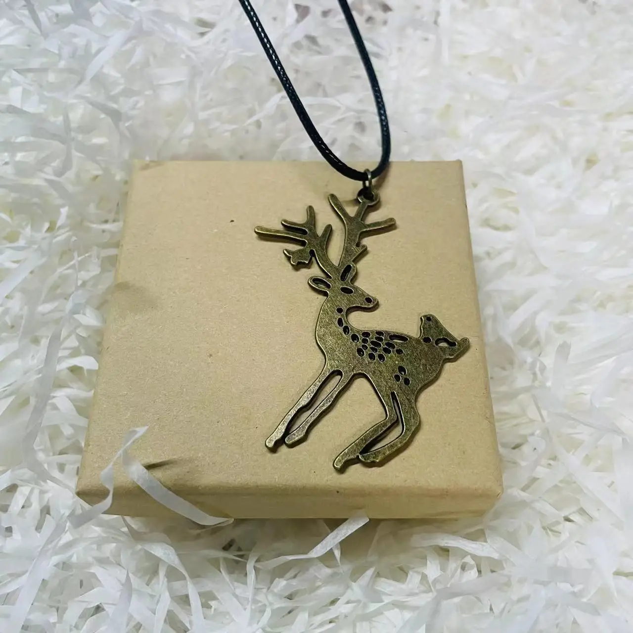 Gift Box Nekclace 2pcs Set Christmas Elk Bird Pattern Necklace Halloween Christmas New Year Gift Animal Hollow Pendant Jewelry