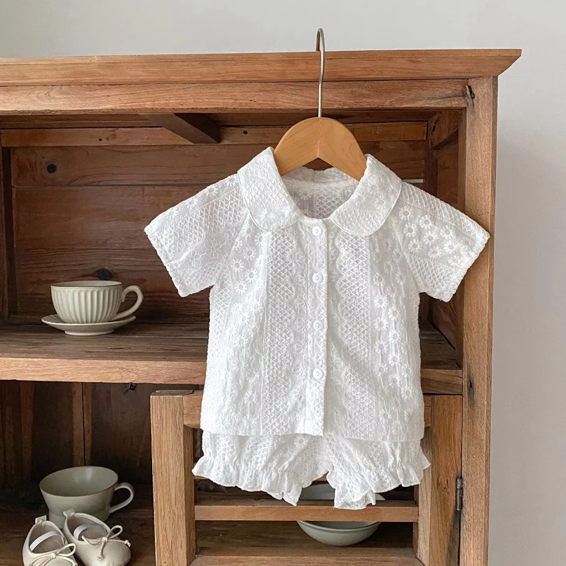 

Summer new 2-4 year old baby clothing, exquisite baby girl set, cute doll collar embroidered top+shorts